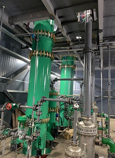 고객 사이트에서 운영 중인 유리 라이닝 기둥